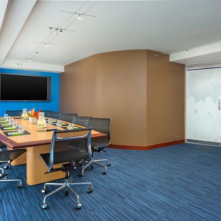 הונולולו Courtyard By Marriott Waikiki Beach מראה חיצוני תמונה